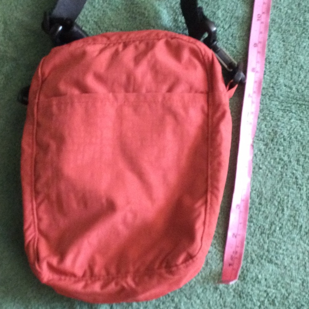 Lightweight crossbody bag